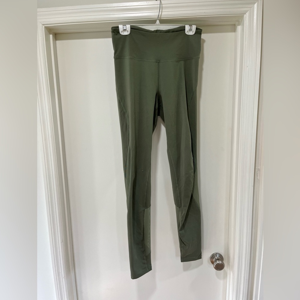 Old Navy. Green. Elevate Legging.